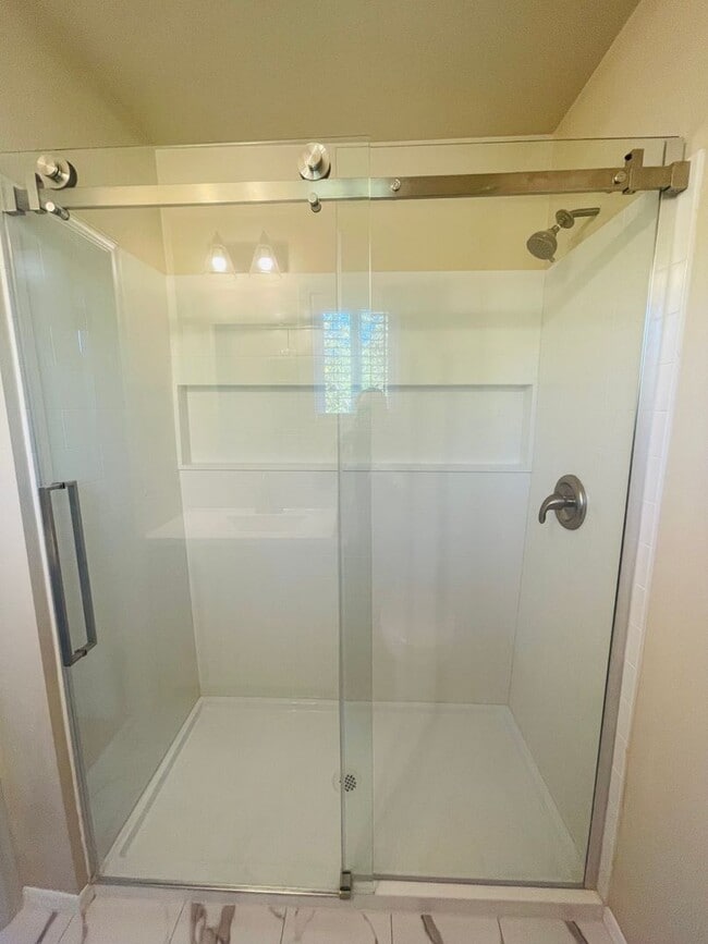 Building Photo - Charming 3-bedroom, 2-bathroom single story home located in the heart of Fillmore