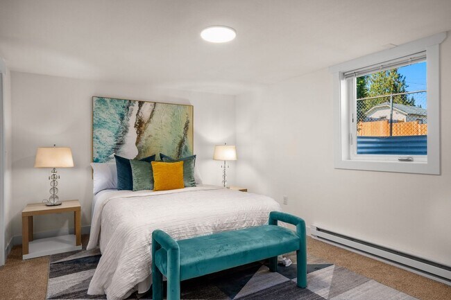Building Photo - Updated 3-bedroom Bungalow