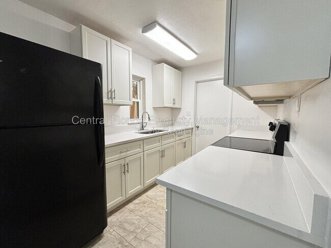 Building Photo - 4606 Meadowbrook Ave
