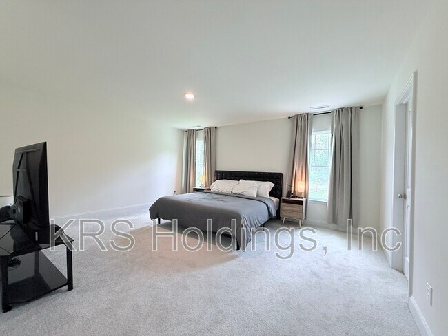 Building Photo - 1196 Channel Drop Lp