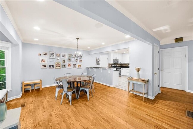 Building Photo - 5667 Colton Dr NE
