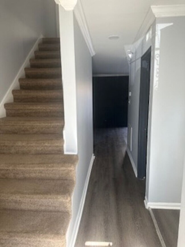 Building Photo - 3531 Lynhaven Dr