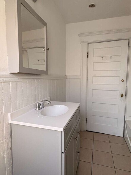 Building Photo - 331 Chestnut St