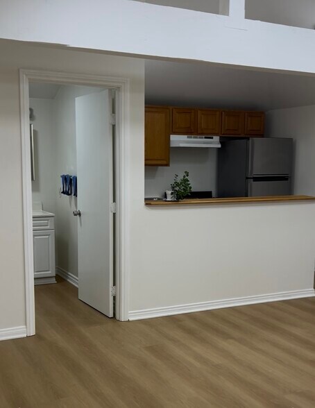 Building Photo - 17630 Cantara St