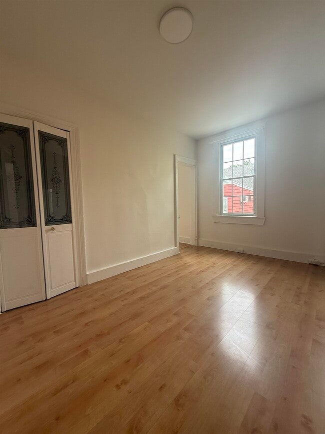 Building Photo - 94 Laidlaw Ave