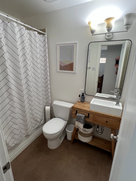 Building Photo - 6438 E Sheridan St