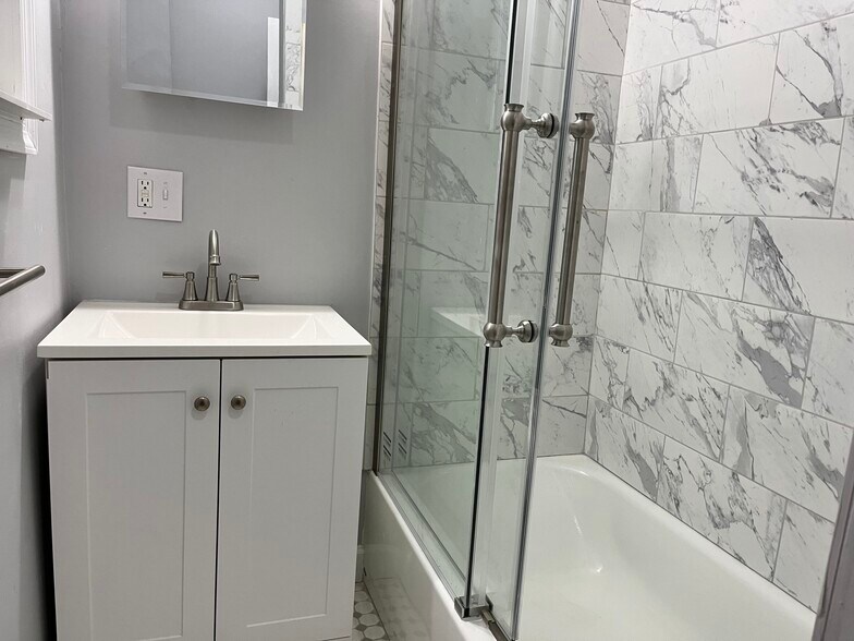 Building Photo - 21 Delaware Ave