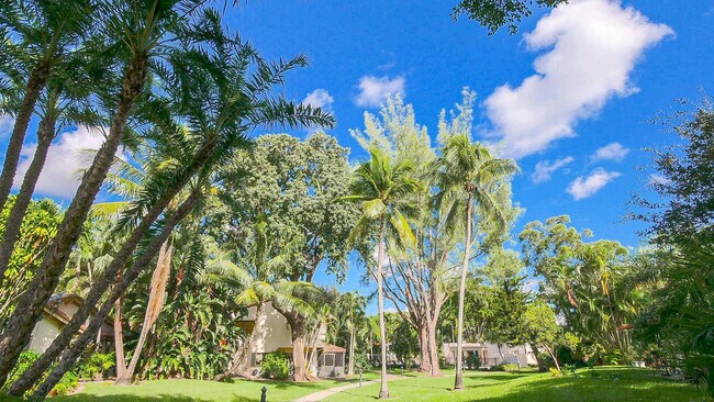 Building Photo - 5614 Hammock Ln