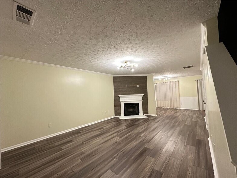 Building Photo - 1936 Patterson Park Pl