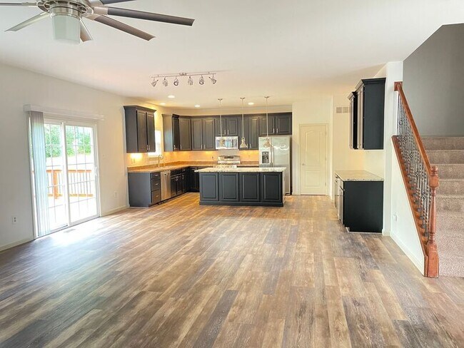 Building Photo - 1437 Bridgeport Terrace