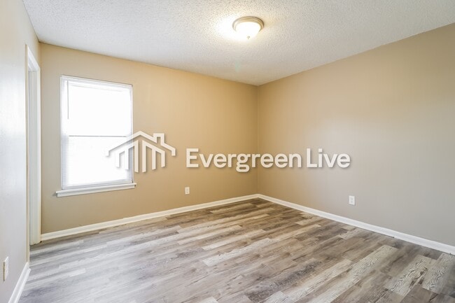 Building Photo - 6 Wagon Cir