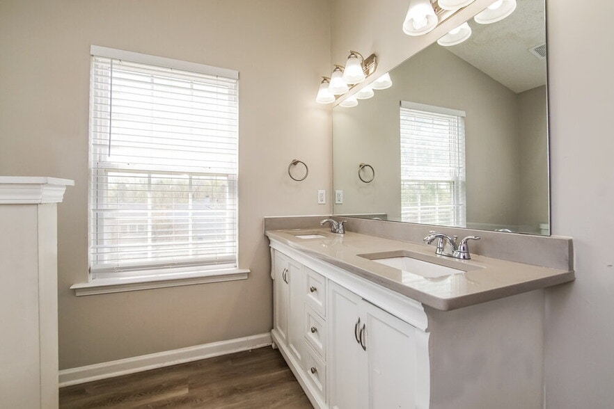 Building Photo - 3323 Baseline Rd