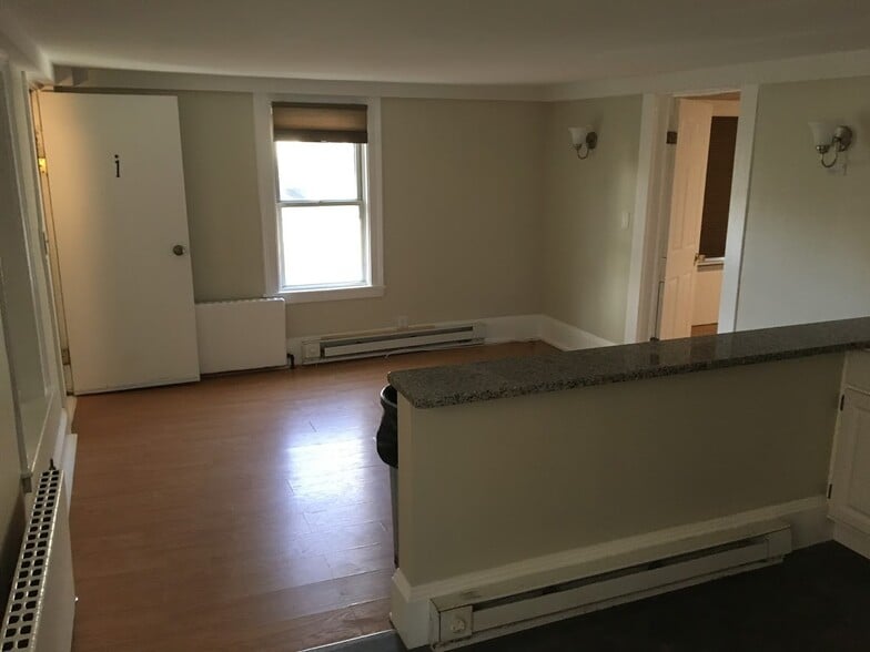 Building Photo - 6 Winter Ave
