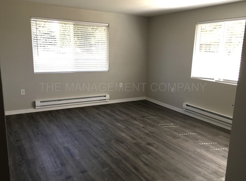 Building Photo - 1949 Alta Dr