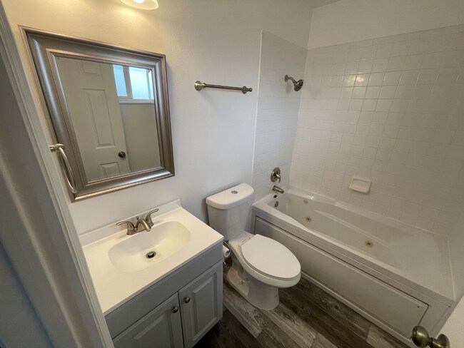 Building Photo - 4 Bd 3 Bath Home in Lehi