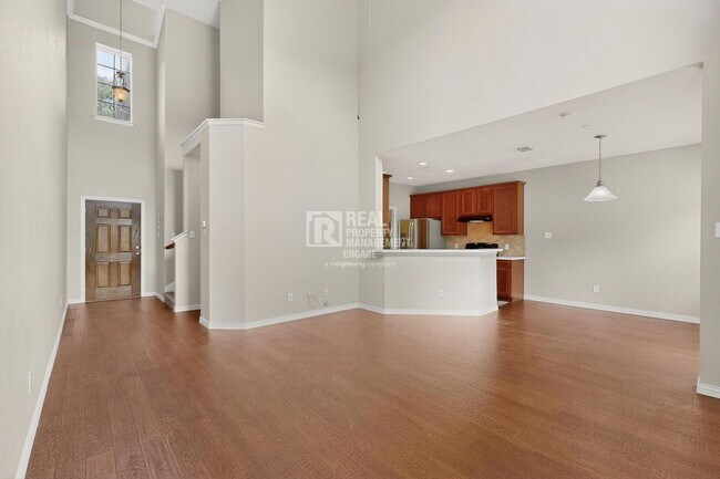 Building Photo - Modern Plano Townhome in Frisco ISD Available for Rent