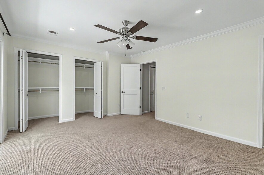 Building Photo - 958 Myrtle Ct