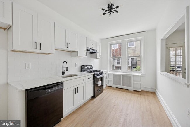 Building Photo - 110 N Sickels St