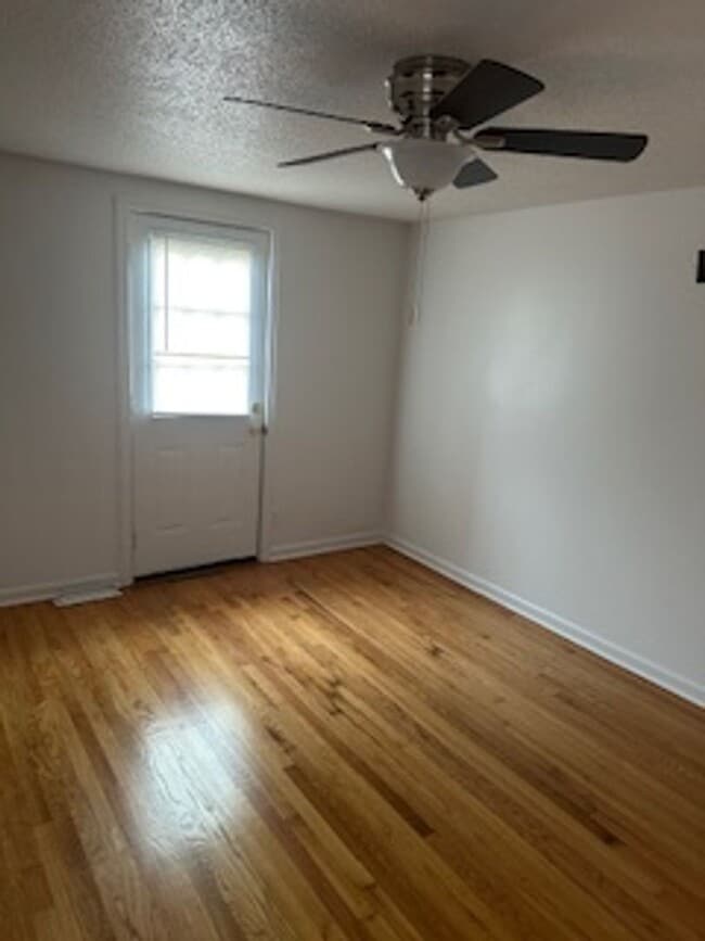 Building Photo - Welcome Home! Beautiful 4 Bedroom 2 Bath Home in Kansas City, MO