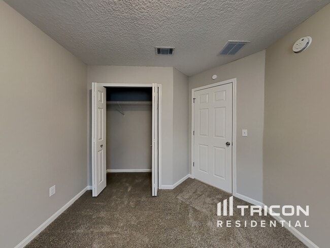 Building Photo - 15252 Bareback Dr