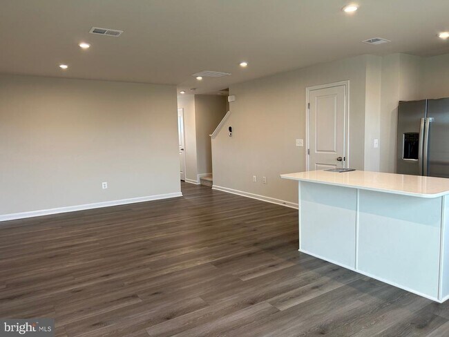 Building Photo - 3020 Silver Birch Ln