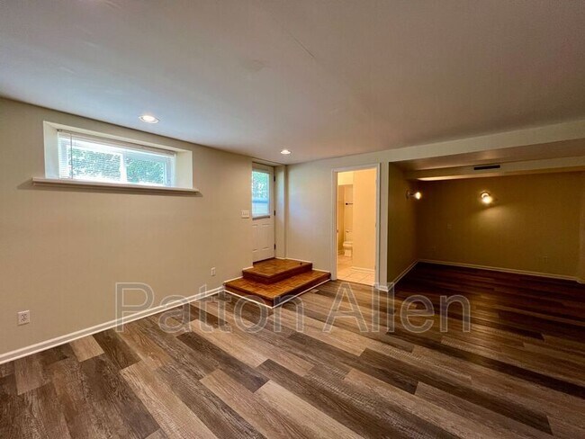 Building Photo - 35 Herron Ave