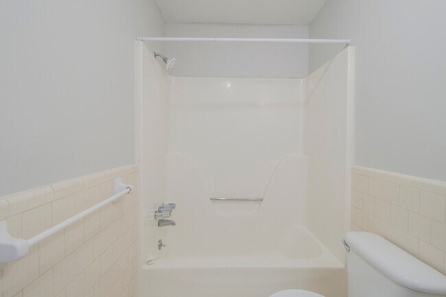 Building Photo - 24-424 Thompsonville Ln