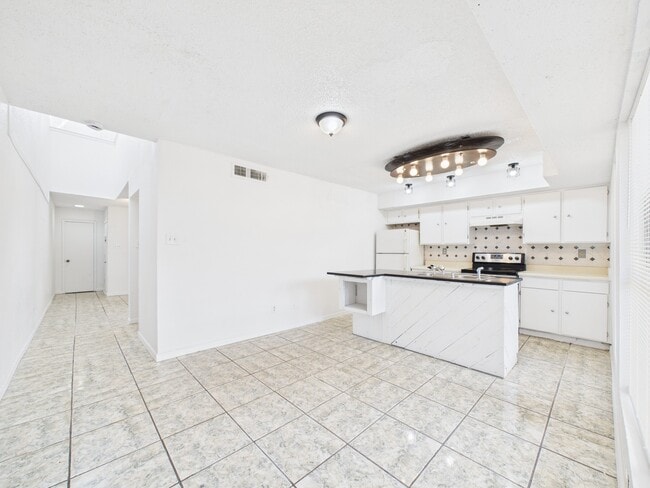 Building Photo - 781 Country Pl Dr