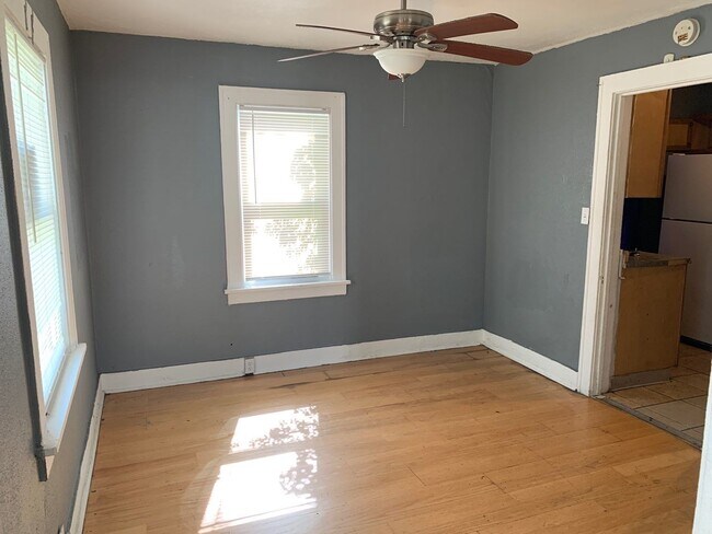 Building Photo - 1918 Andrews St