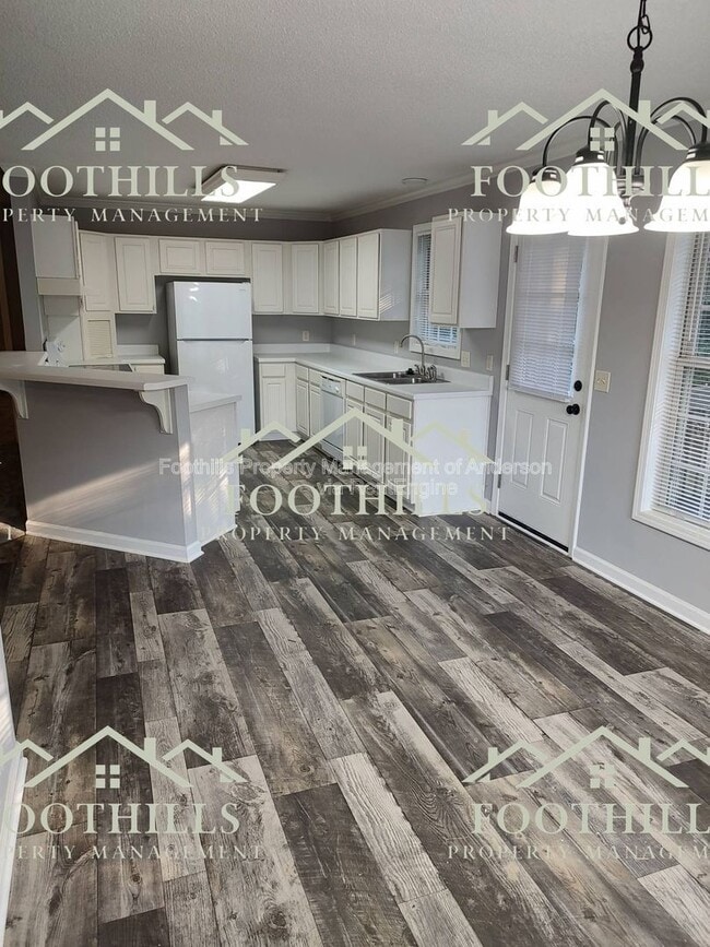 Building Photo - 3514 Hopewell Rd