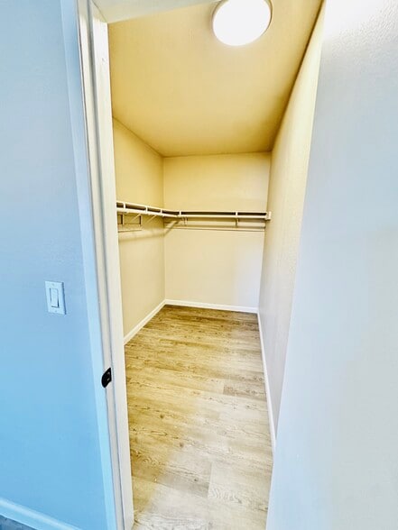 Building Photo - 16752 Lynn Ln