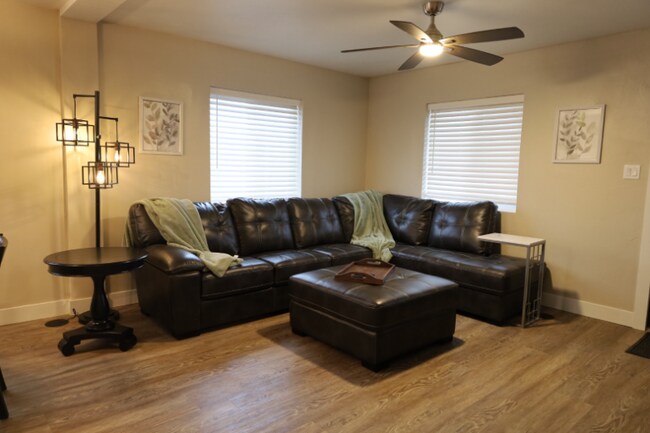 Building Photo - 351 N Main St