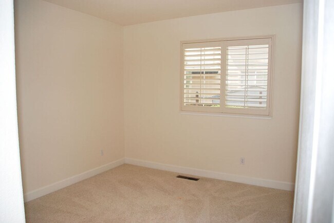 Building Photo - Red Hawk Golf View Home