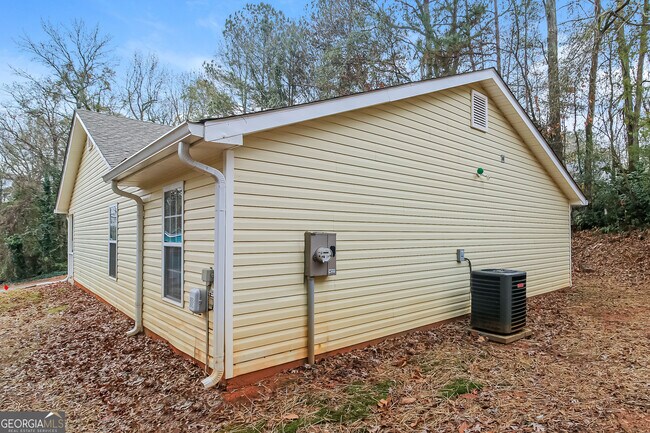 Building Photo - 5862 Homestead Cir