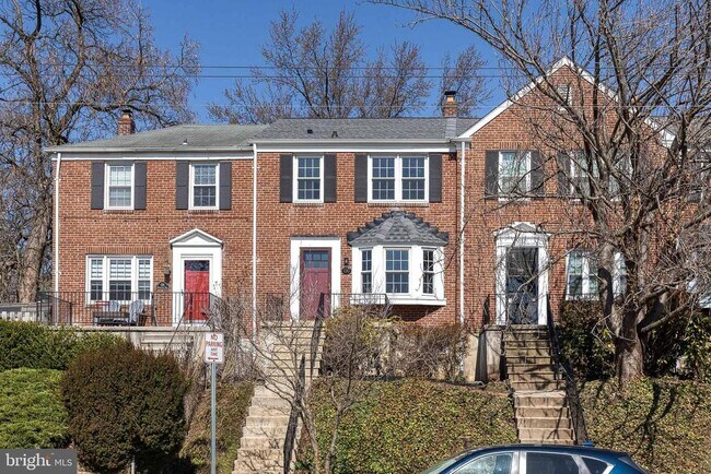 Building Photo - 130 Dumbarton Rd