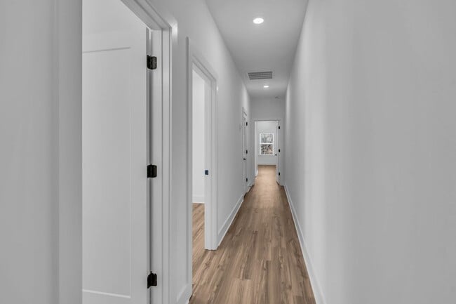 Building Photo - New build in West Nashville!