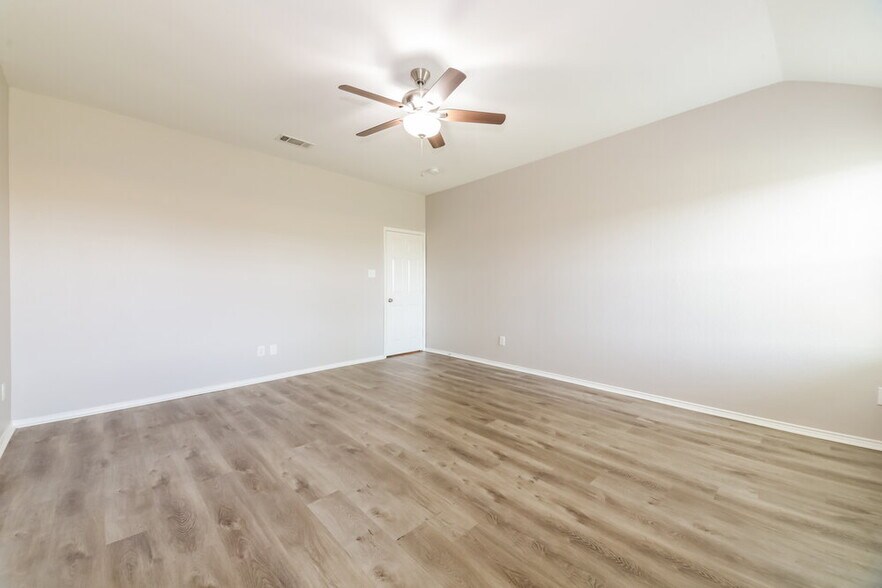 Building Photo - 120 Meadow View Ln
