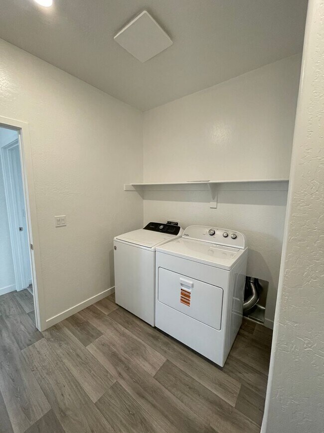 Building Photo - Stunning 3-Bed, 2-Bath Lennar Home in Fresno – Your Dream Home Awaits!