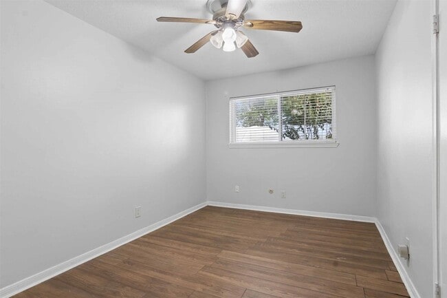 Building Photo - 5914 Willowbend Blvd