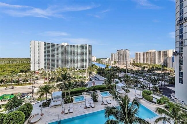 Building Photo - 15701 Collins Ave