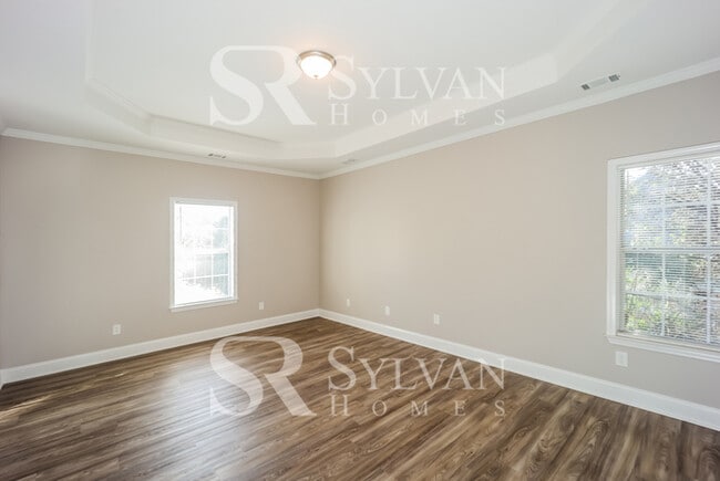 Building Photo - Spacious 4BR 3BA Home for You