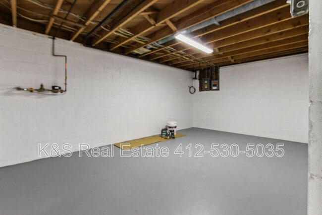 Building Photo - 1020 Grove St