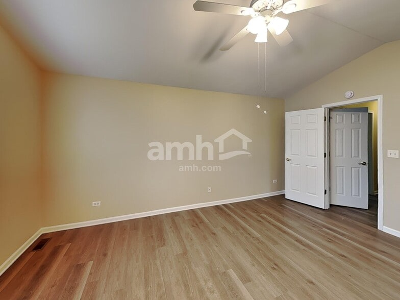 Building Photo - 1844 Courtwright Dr