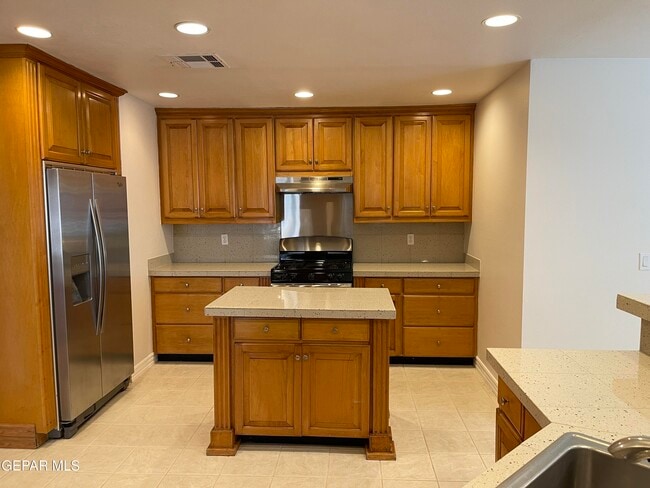 Building Photo - 1601 Charles Owens Dr