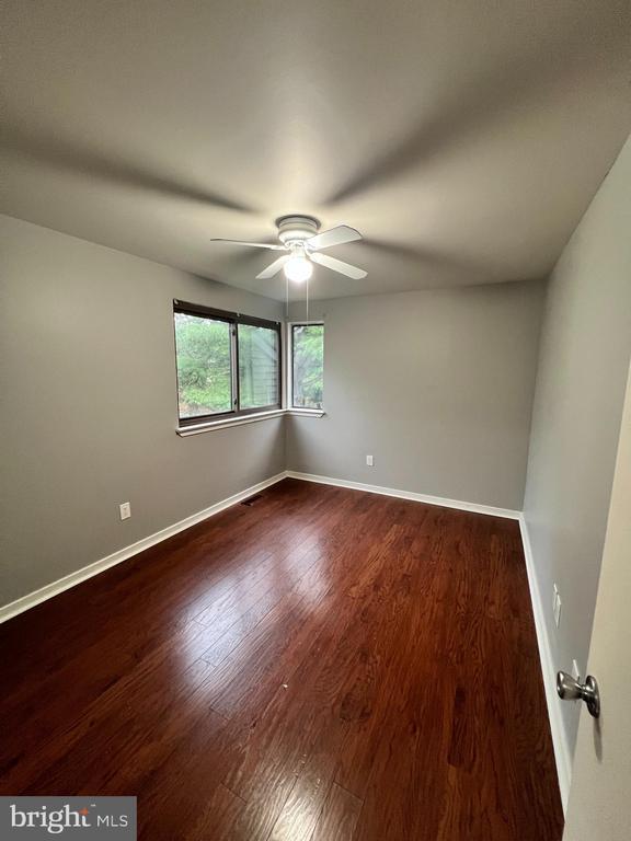 Building Photo - 1303 Roberts Way