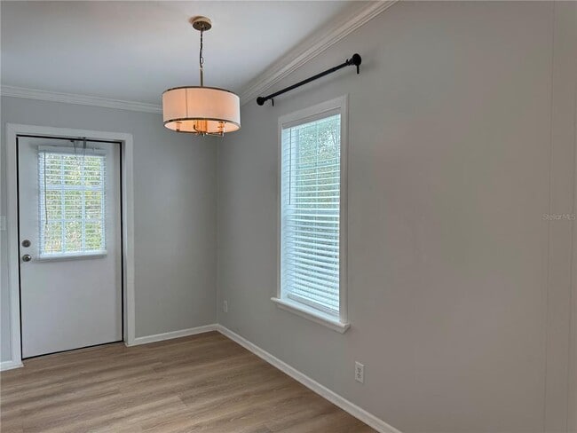 Building Photo - 3217 Old Tampa Hwy