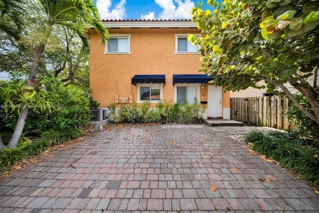 Primary Photo - 2814 SW 27th St