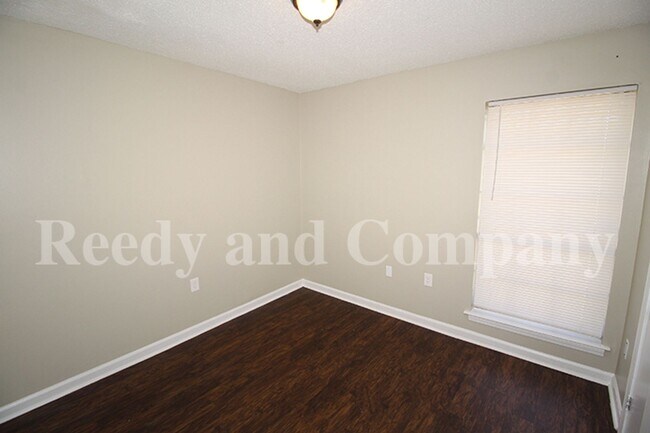 Building Photo - 2447 Wellons Ave
