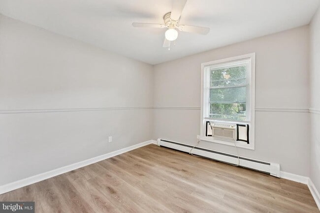 Building Photo - 8517 Osler Ave