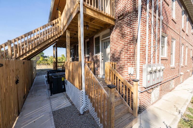 Building Photo - 605-607-607 S Champion Ave